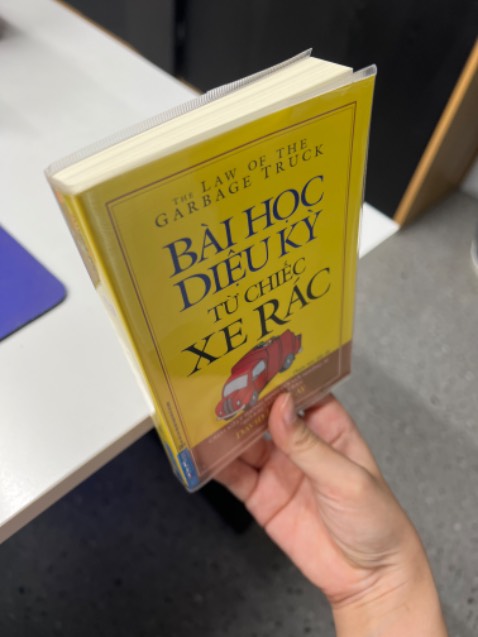 Sách ổn, nhỏ nhưng chữ vừa đọc, cầm theo rất gọn.