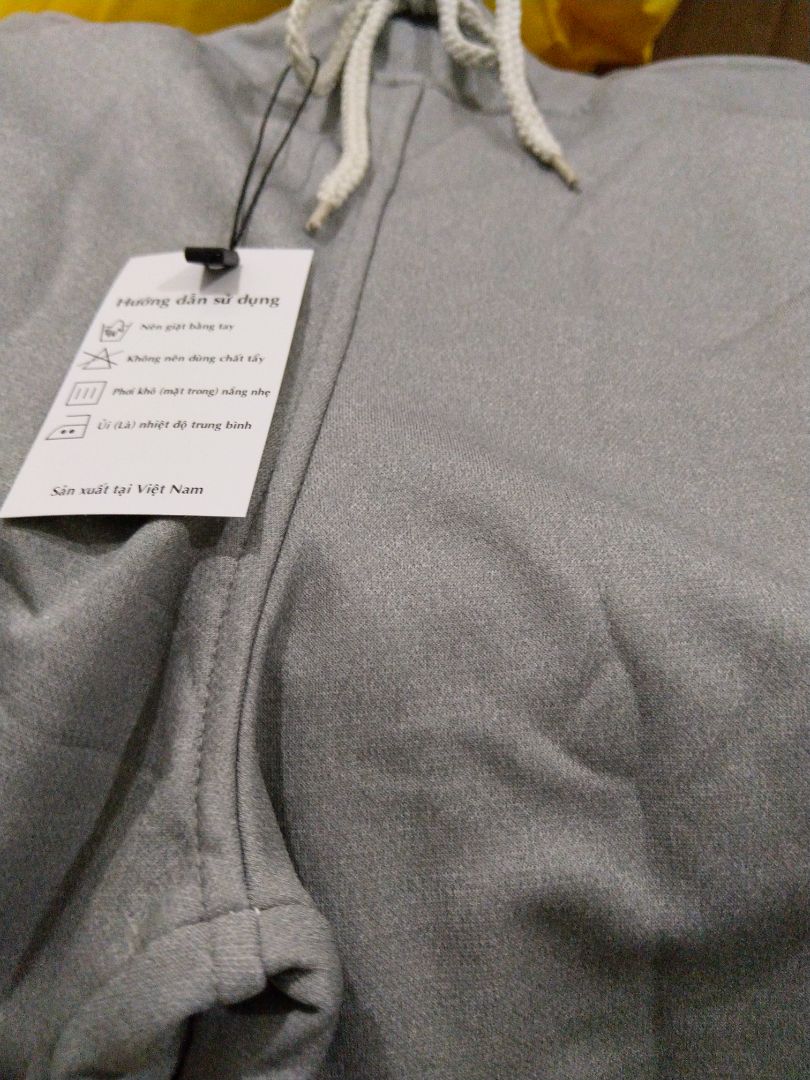 khá hài lòng với phần lưng và chất liệu của sản phẩm