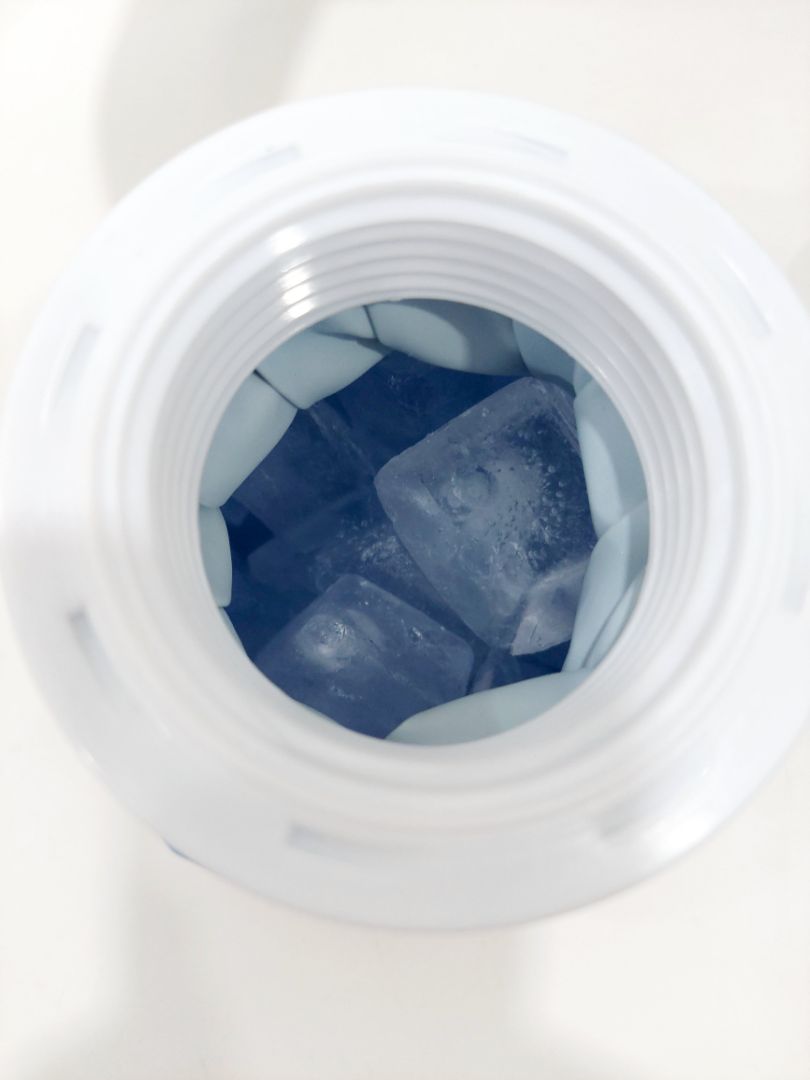 Túi nhỏ nhắn, chất lượng ổn, giữ lạnh cũng khá lâu (tầm 30 phút)