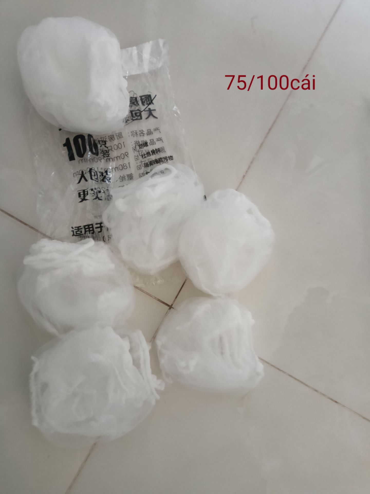 5 bịch 500 cái, mà chỉ có 2 bịch 200 , còn 3 bịch kia thì 2 bịch 90 cái, còn 1 bịch 75 cái. ,giao hàng không đủ.