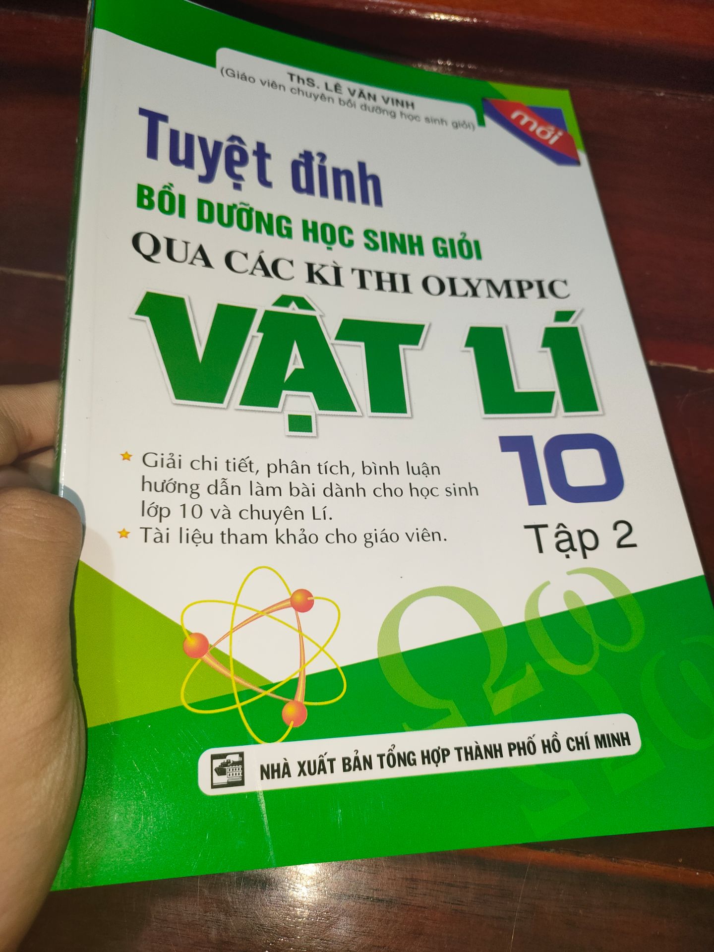 sách tốt, giao hàng nhanh nói chung là ưng cực kì:))
