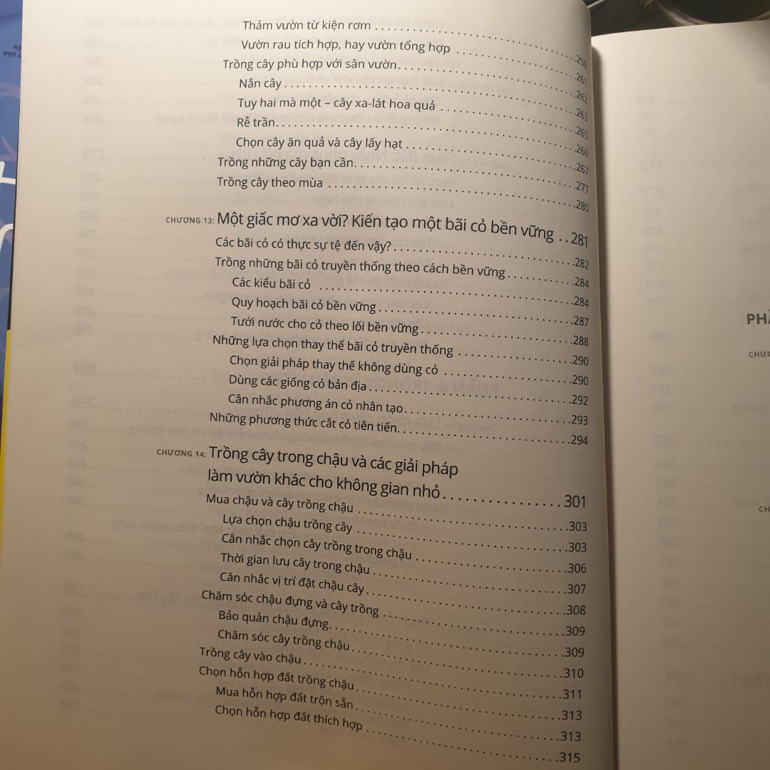 Nội dung khá tổng quát, tuy nhiên phù hợp với những nhà có mảnh vườn nho nhỏ hơn là vườn ban công đô thị.