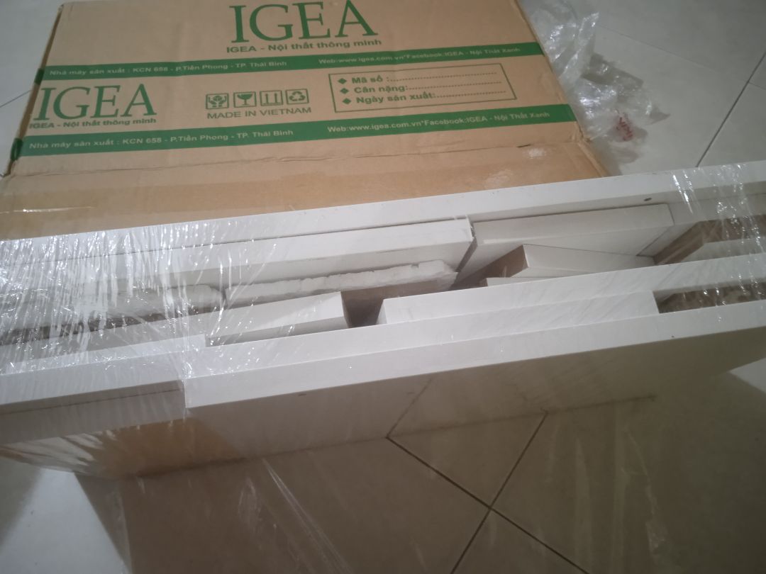 Nếu ai còn chần chờ thì hãy mua đi ạ , lúc đầu em cũng hoang mang đọc cmt rồi 50/50 muốn mua nhưng sợ không như ảnh , xog qd mua luôn , nhận hàng tiki cho đồng kiểm , a shiper vv , shop cũng có ib tl câu hỏi , các bạn khôg có gì phải xoắn cả , cứ xem kĩ tờ hướng dẫn á , xem kĩ ơi là kĩ vào , em dành chưa đến 1h là lắp xog , đẹp ạ , thấy nhiều cmt nói khoan lệch lỗ này kia , các bạn cứ thay vị trí sao cho phù hợp là dc ạ . Đẹp gọn rẻ đựng dc rất nhiều thứ . Mọi người ủng hộ cho shop nhé