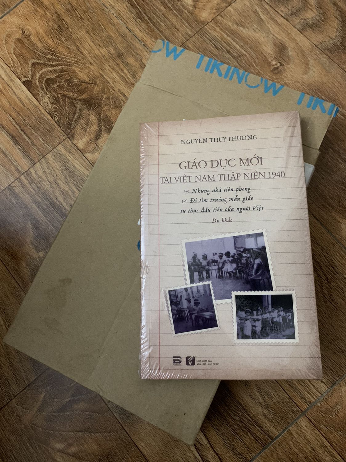 Sách giao trước hạn 1 ngày, được bọc nylon khá kín và không bị bong tróc.