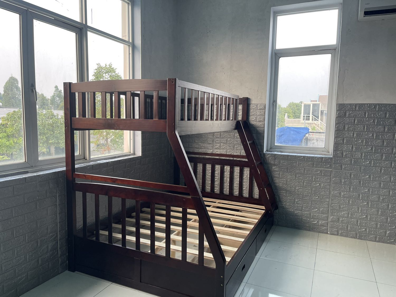 Hàng như hình, chất lượng quá tuyệt vời, nhân viên mang sản phẩm tới tận nhà lắp ráp rất nhiệt tình vui vẻ