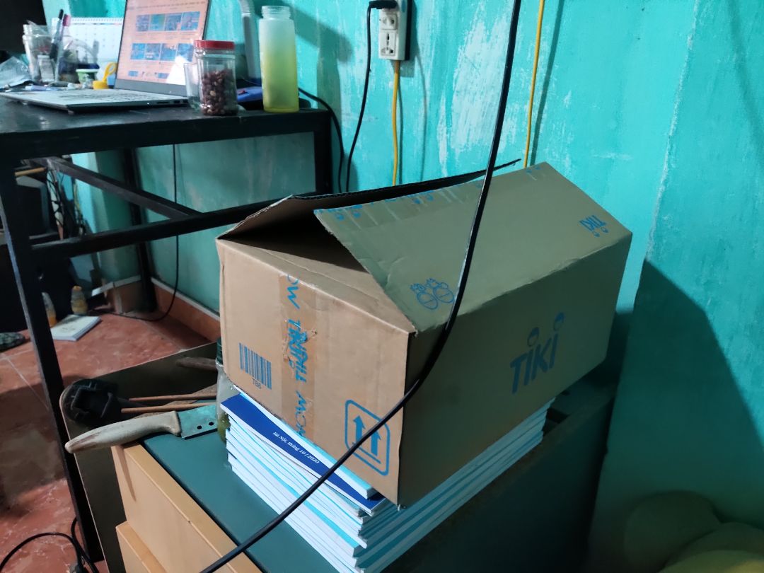 sản phẩm đẹp, như mô tả. Hàng được đóng gói kỹ, gồm 1 lớp túi chống sốc, và đựng trong 2 hộp.