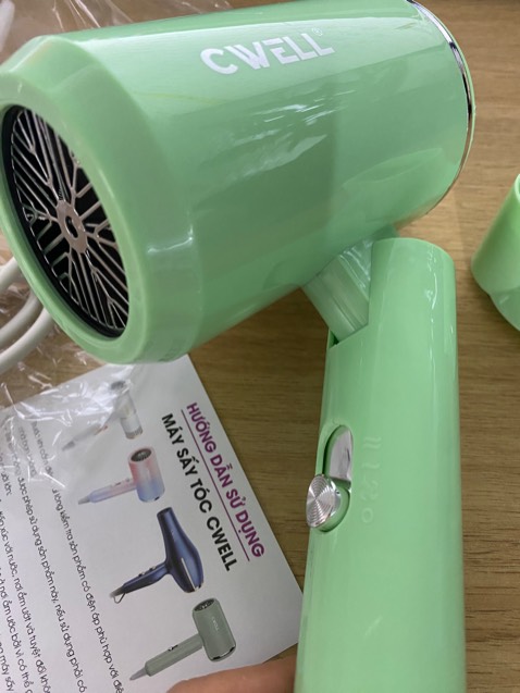 hàng Cwell nhìn rất sang ạ, cầm tay rất chắc chắn, máy nhẹ sấy nhanh khô lắm ạ