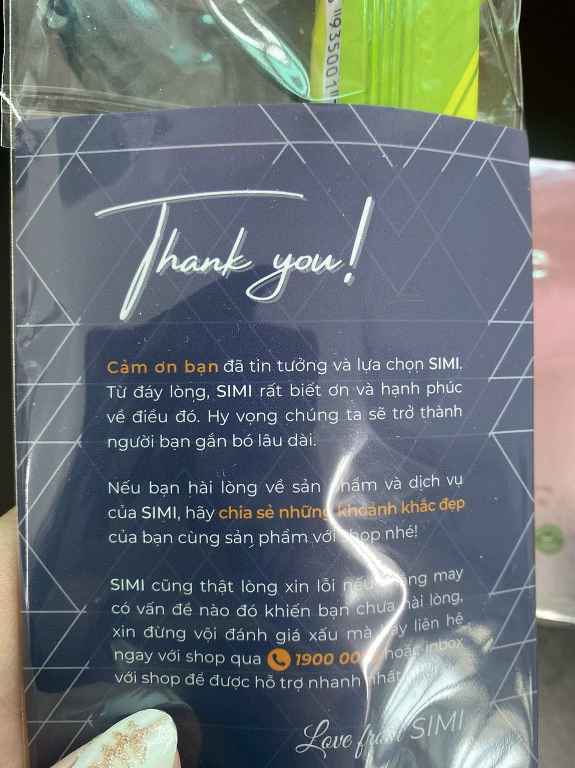 Mình uống 2 hộp rồi  lần này mua thêm 2 hộp nữa, sp an toàn. Da có nâng tông lên 1 chút kiểu hồng hồng mịn màng hơn ý. Hàng chính hãng, lần nào mua shop cũng tặng quà và phiếu giảm giá. Tks shop 😊