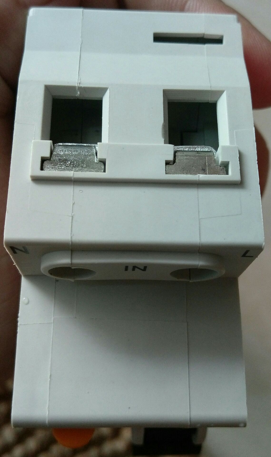 Đã *** chức năng chống giật, hoạt động bình thường. Tuy nhiên không rõ có chức năng bảo vệ quá tải không.