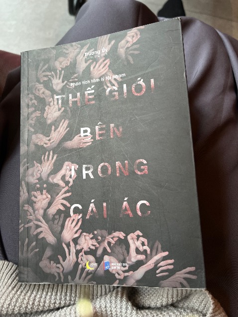 Sách có ích cho tất cả mọi người, đã phụ nữ còn có nhan sắc thì nên đọc