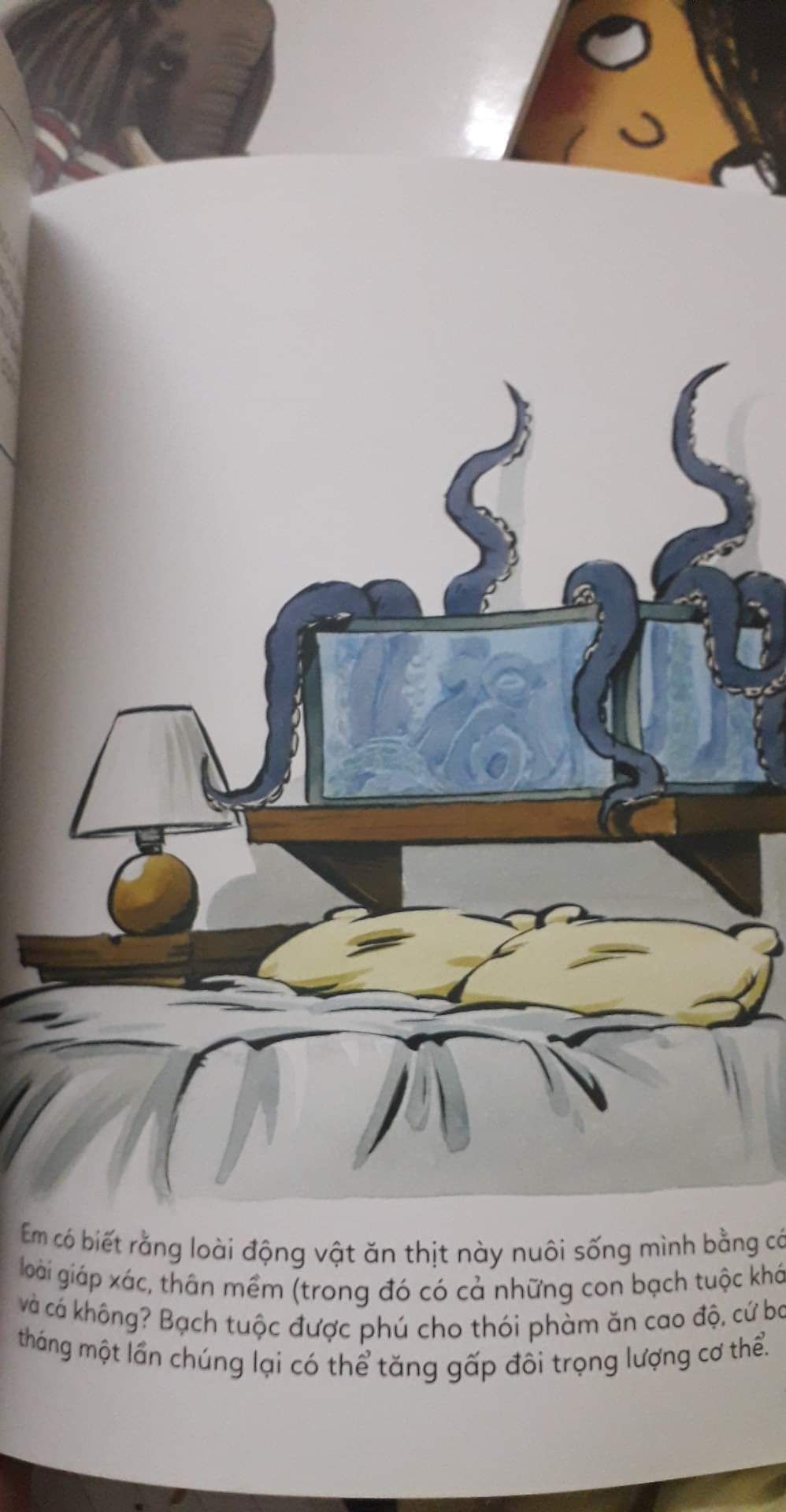 Sách rất thú vị, cung cấp những kiến thức mới mẻ về bạch tuộc. Mua cho cháu mà mình đọc thấy thích quá luôn ~~