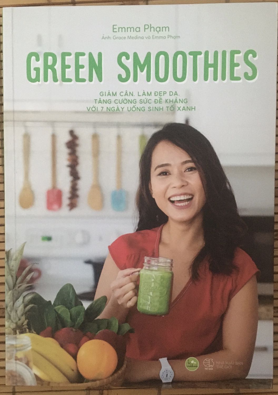 Một cuốn sách chất lượng, hướng dẫn lối sống và ăn uống lành mạnh, healthy, rất dễ hiểu. Các nguyên liệu dễ mua, dễ dùng. Lại còn được Tiki giảm giá sách nữa chứ! Thật tuyệt vời. Biết ơn tác giả, biết ơn Tiki rất nhiều