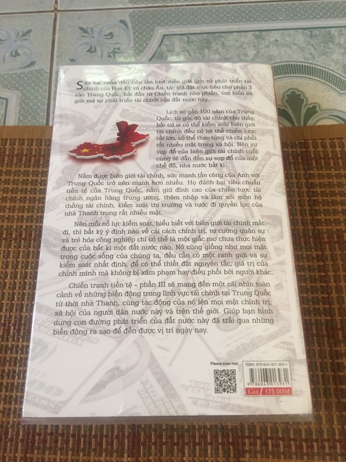 Tiki:
- giao nhanh, miễn phí giao dịch (do mình đặt trên 300k)
- sách nhận nguyên vẹn, đẹp, thơm giấy
- bọc bookcare rất cẩn thận

Nội dung sách:
- hay, mở ra một góc nhìn rất đầy đủ về thế giới

Khuyên bạn nên đọc bộ sách này.