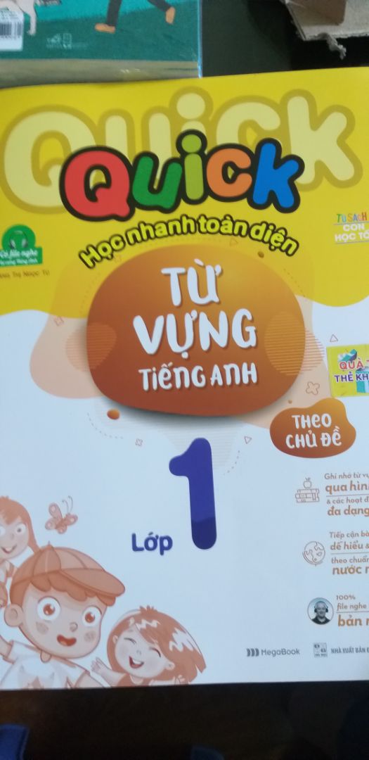 Thiết kế chương trình học đa dạng, hình ảnh bắt mắt. Sách to, in rõ nét, bìa dày. Rất đáng mua...!