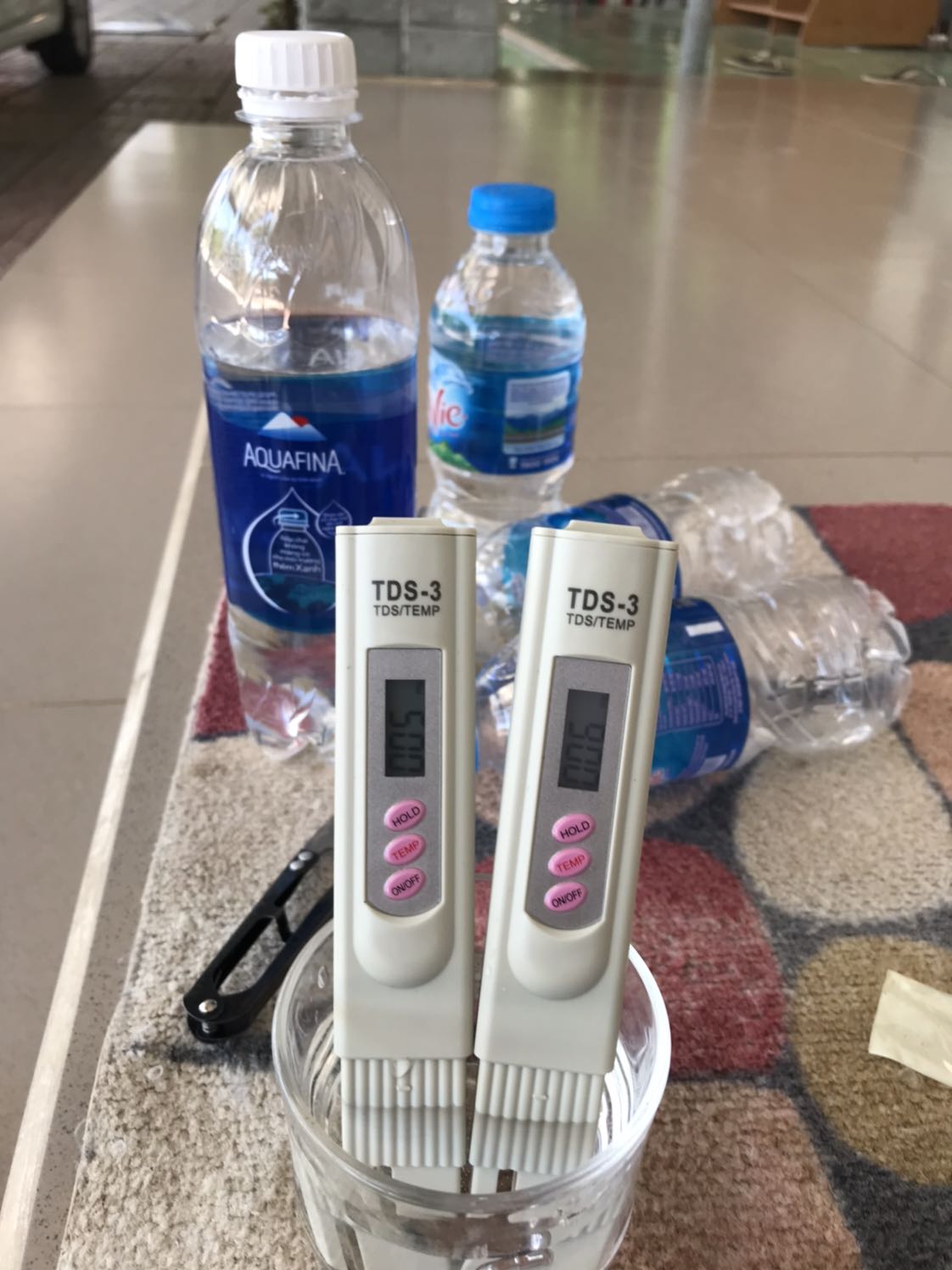 Hàng mới về, ship đúng hẹn, so sánh hai bút có chỉ số sai lệch không đáng kể. Chấp nhận được.