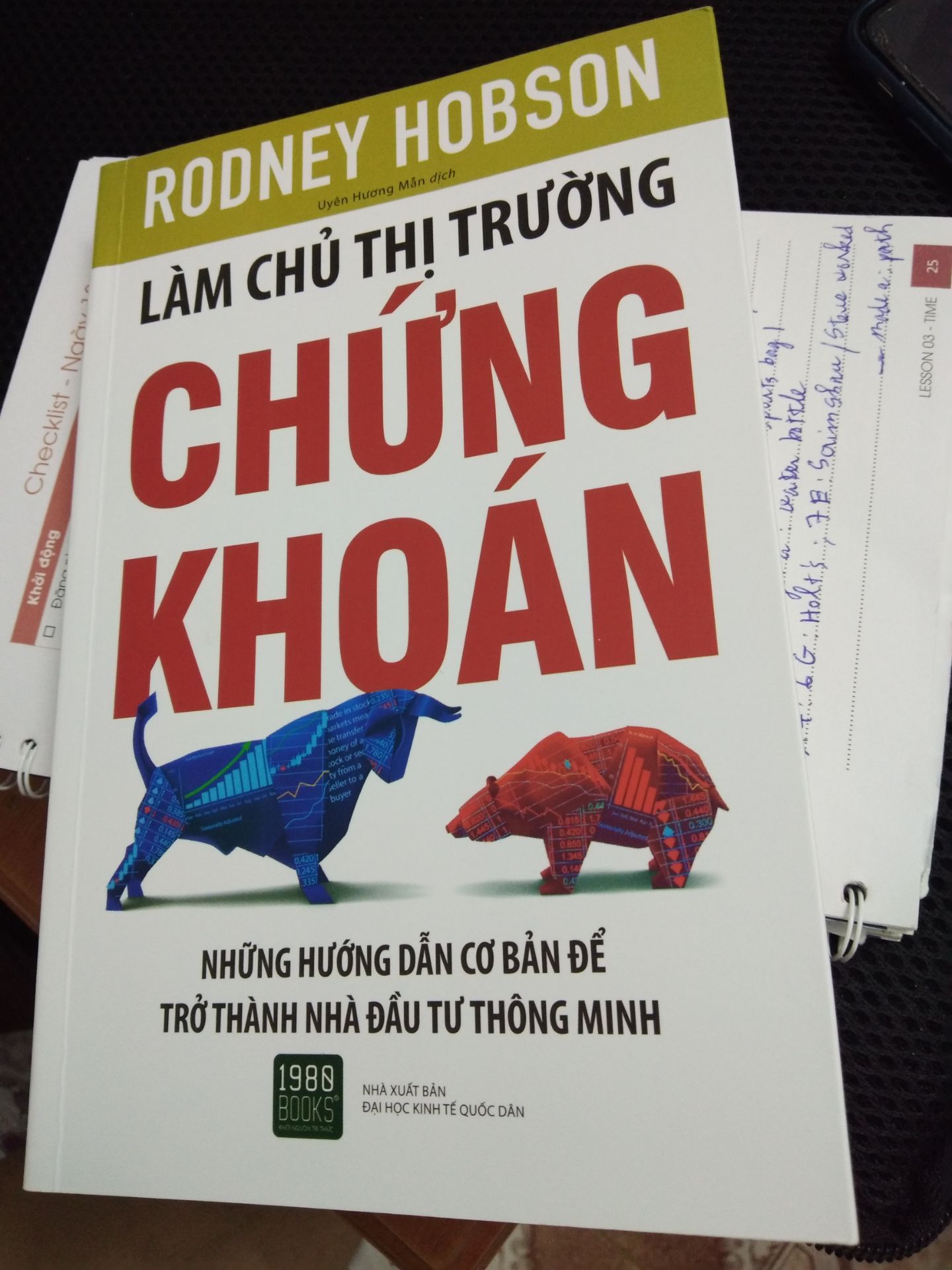 sách hay, lỗi chính tả vài chỗ, dịch covid giao hàng hơi lâu, tiki đóng gói chưa ổn lắm, sách bị cong. giá rẻ so với thị trường. sẽ ủng hộ