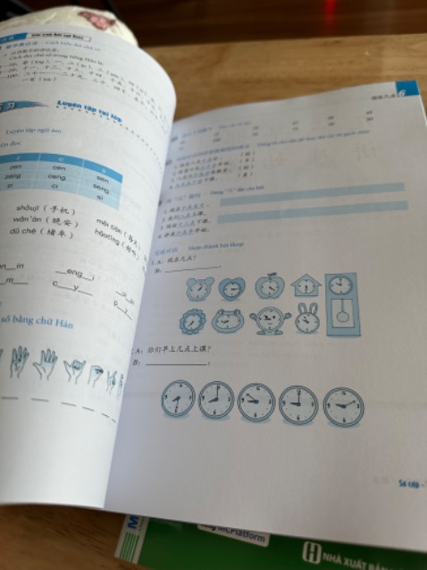 Mình thấy bộ này học ok lắm, các bạn tự học cũng khá là dễ hiểu.