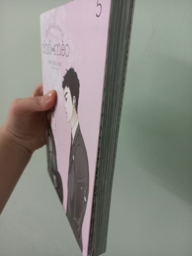 Sách sale 65% còn hơn 20k. Vì là sách cũ nên bìa hơi df tí nhưng bù lại giấy vẫn ok. Shipper giao hàng nhanh lắm