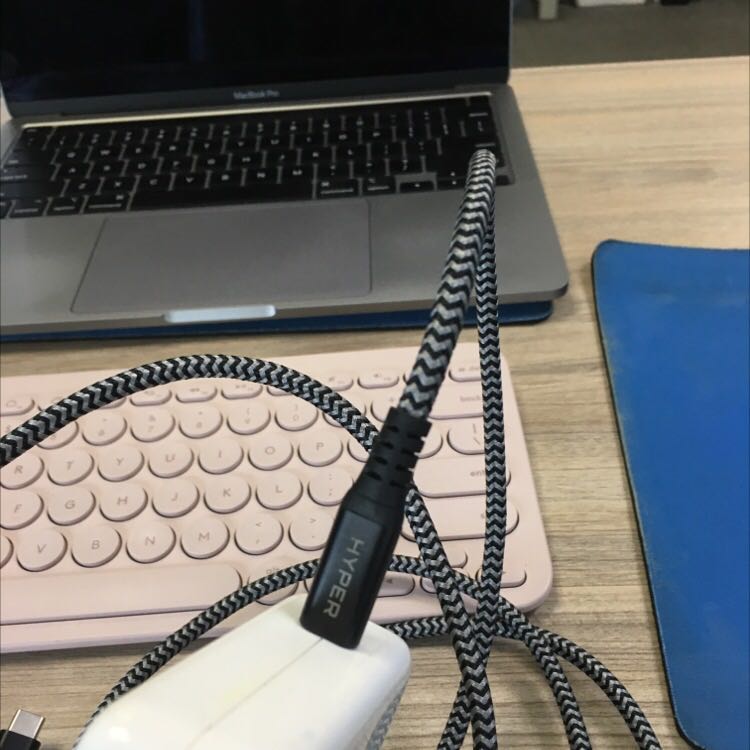 Sản phẩm tốt, chất lượng tuyệt vời đúng mô tả và hàng hyper lúc nào cũng tốt, sạc rất nhanh và truyền tốt, mua ở tiki không sợ không đúng hàng 👍, giao hàng rất nhanh, shop hỗ trợ nhiệt tình 👍.