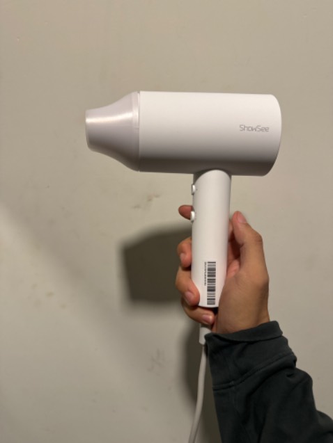 Máy đẹp và mạnh. Cũng không ồn lắm. Nói chung là rất ổn trong tầm giá. Còn bền hay không thì xài mới biết được