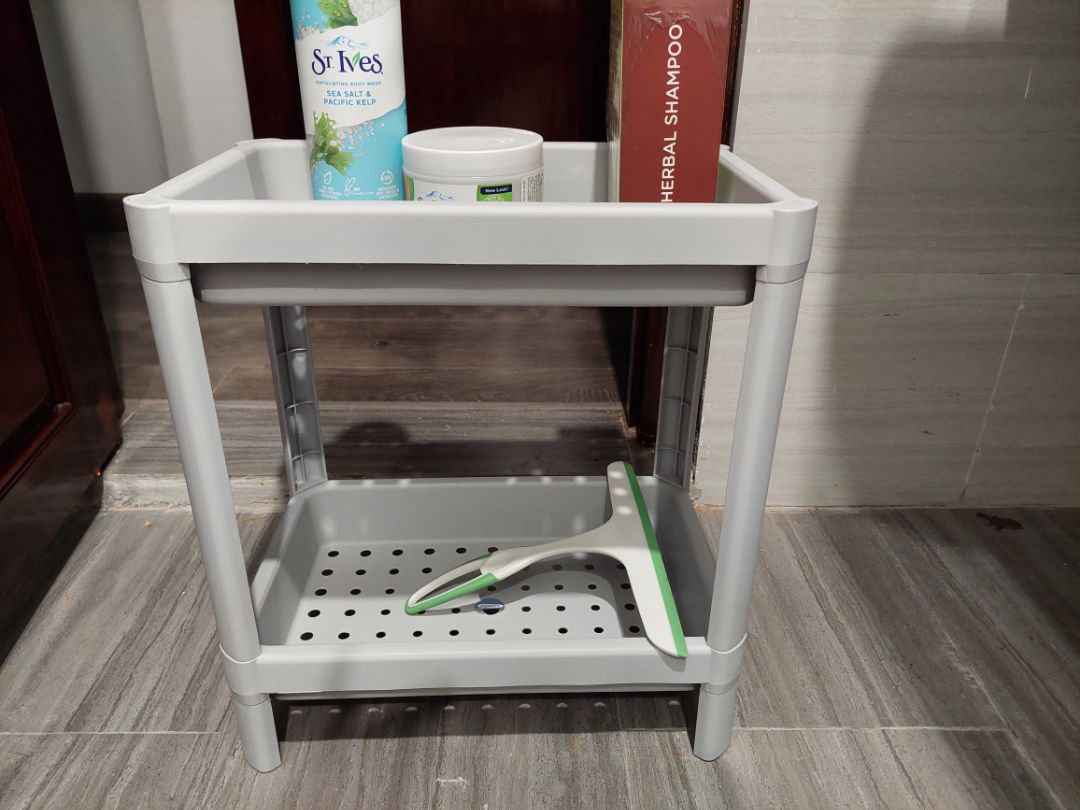 Kệ đẹp. tiện dụng. lắp ráp khớp hơi kẹt chút nhưng không có vấn đề gì lớn. mình đã mua 2 chiếc