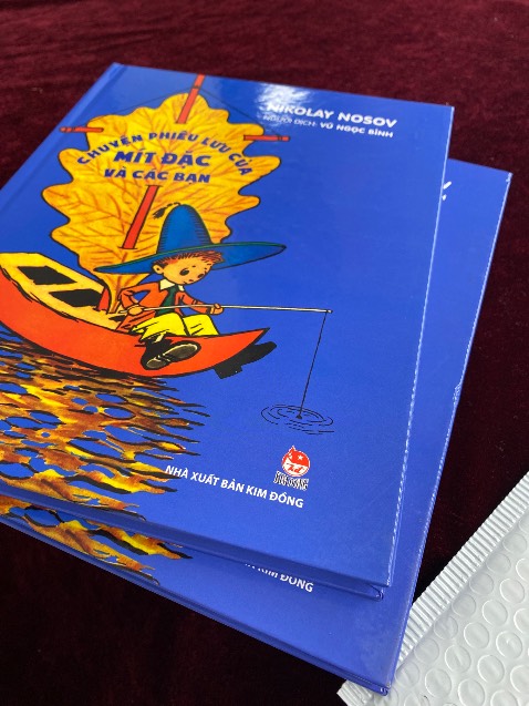 Giao hàng đúng hẹn. Mình có đăng ký bọc sách mà không thấy bọc haizza