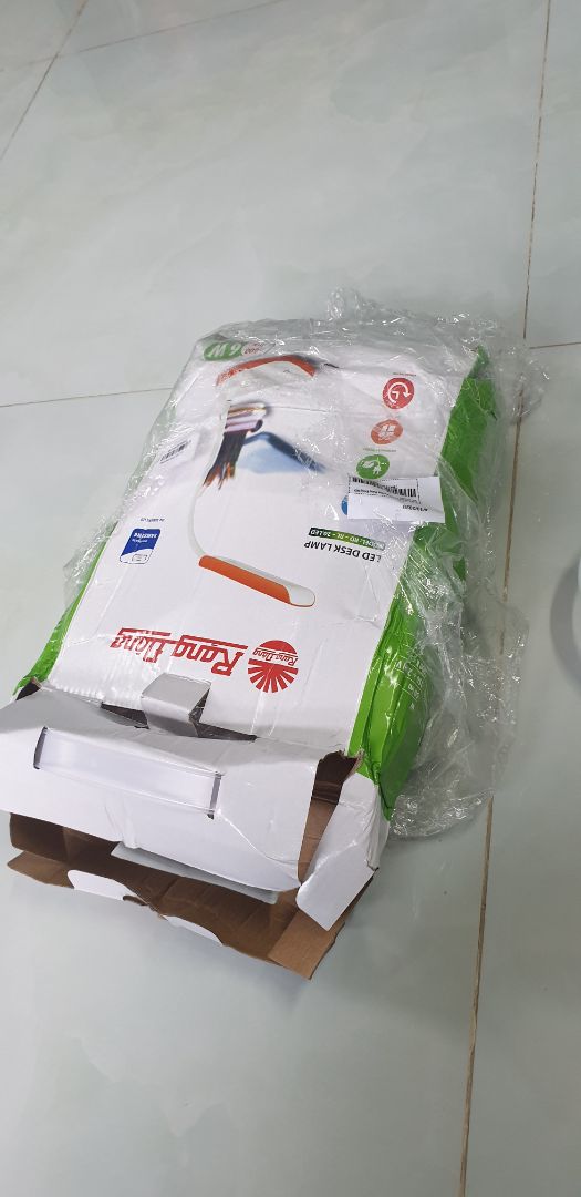 Đóng gói ko cẩn thận.... đèn bị gãy.....Mong Kiti sớm được đổi cái khác...