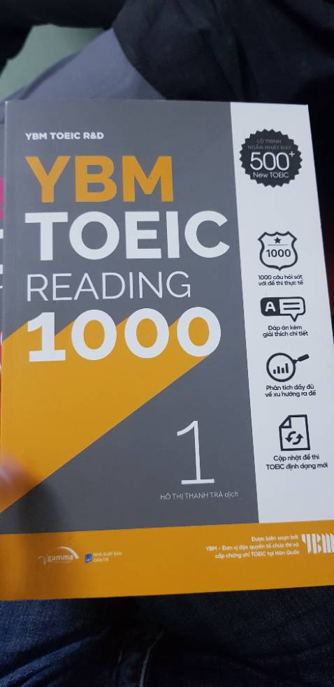 Giao đủ hàng 4 cuốn, giấy với bìa còn nguyên không móp. Oke 10 đỉm. Anh giao hàng gất nice.  Tẹc dời ông mặt giời