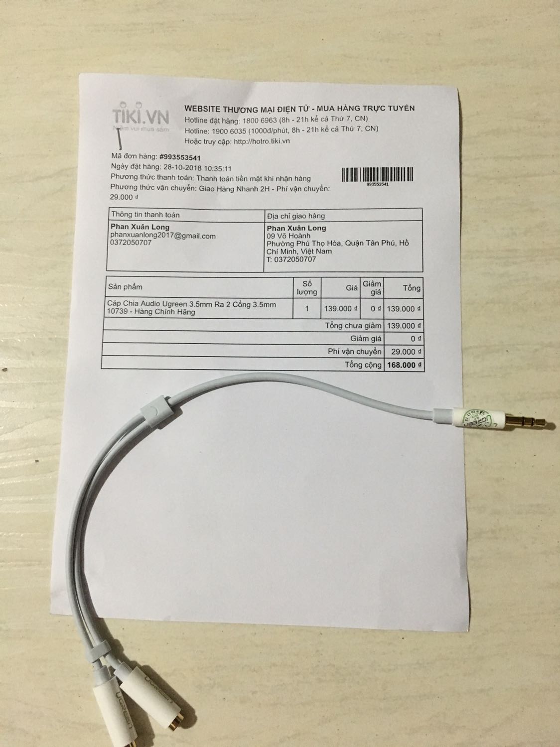 cắm vào tai nghe và mic thì không có mic. còn tai nghe thì nhạc của tai này thì tại kia cũng phát luôn. bán hàng không có tâm. anh em đừng có mua.