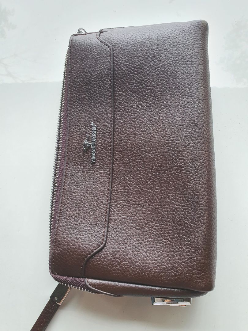 Chất liệu tốt, chắc chắn, tuy nhiên màu không đúng như giới thiệu. Hơi thất vọng.