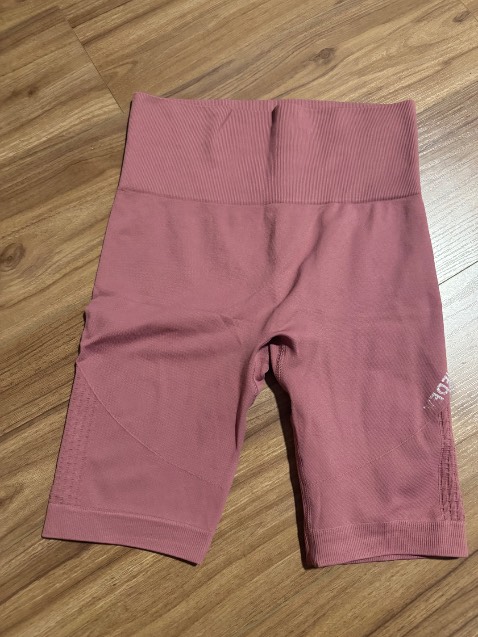 Hai long voi san Pham nay