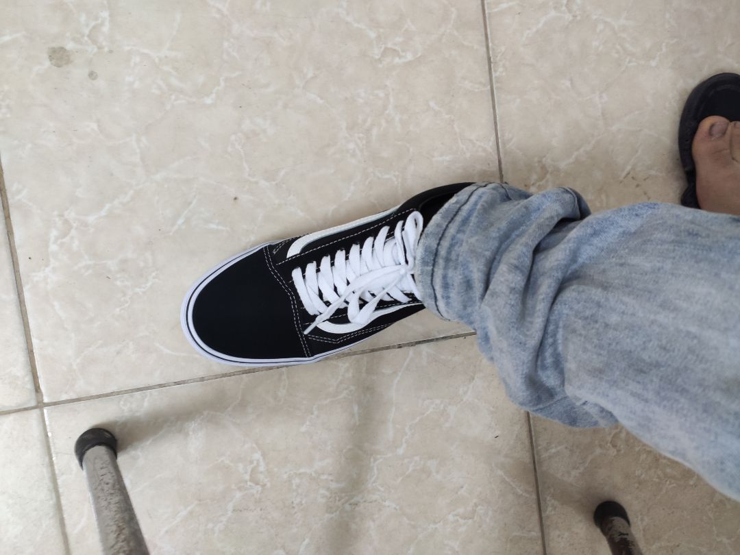 giày đẹp
cơ mà đeo size 40,5 hơi nhỏ chân
 k biết tiki có hỗ trợ đổi size không?? giày đẹp
cơ mà đeo size 40,5 hơi nhỏ chân
 k biết tiki có hỗ trợ đổi size không??