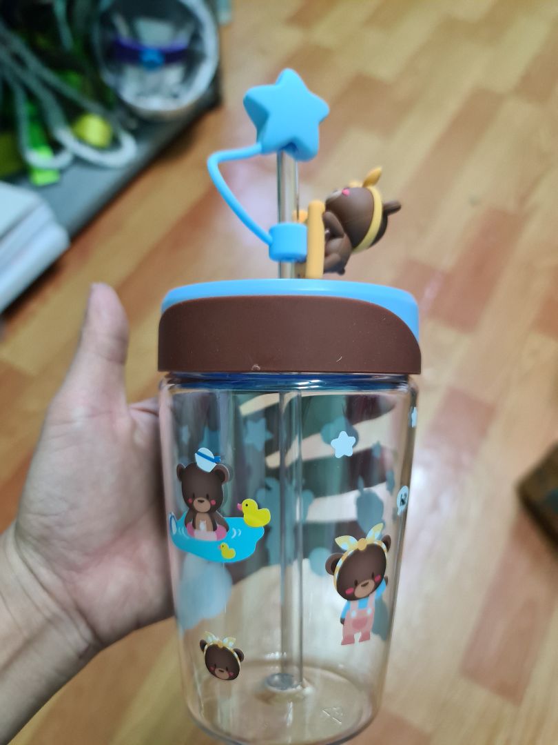 Sản phẩm đẹp, nhìn mượt, thông tin xuất xứ rõ ràng, yên tâm khi sử dụng cho trẻ em. Điểm trừ là k tặng kèm cọ rửa ống hút