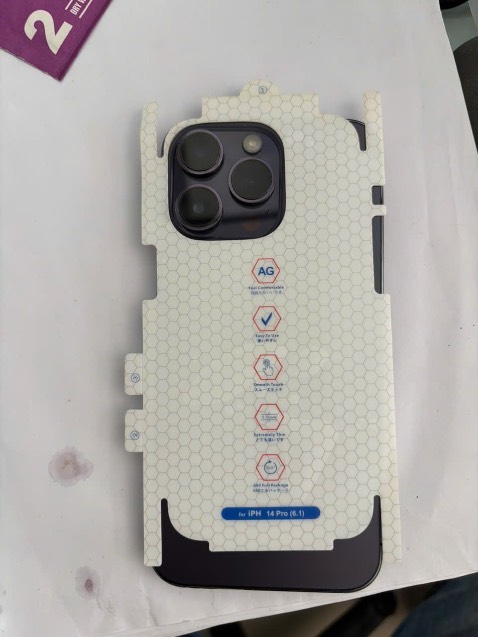 Quá tệ, không biết dân làm sao, không biết miếng này dán cho điện thoại nào, chán