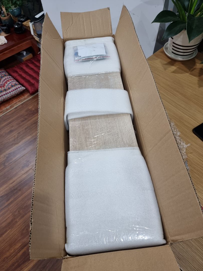 gỗ dày 2,5cm nên nhìn rất ấn tượng. Đóng gói hàng quá an toàn nên sản phẩm nhận được không có điểm gì để chê. Mọi người nên mua gỗ dày 2,5cm nên nhìn rất ấn tượng. Đóng gói hàng quá an toàn nên sản phẩm nhận được không có điểm gì để chê. Mọi người nên mua