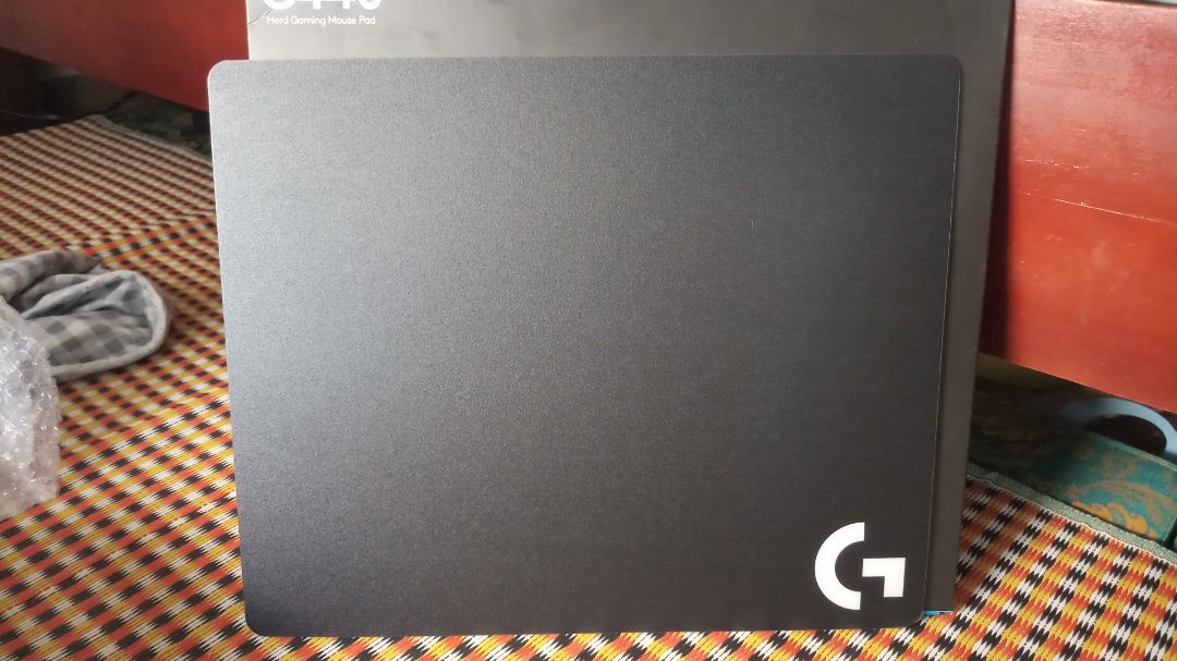 Đã nhận hàng, có vẻ tốt, đóng gói cẩn thận. Tuy nhiên logo lại màu trắng chứ không xanh như quảng cáo? Thích và mua sp này 1 phần vì logo màu xanh, ko hiểu sao hàng nhận đc lại là logo trắng?