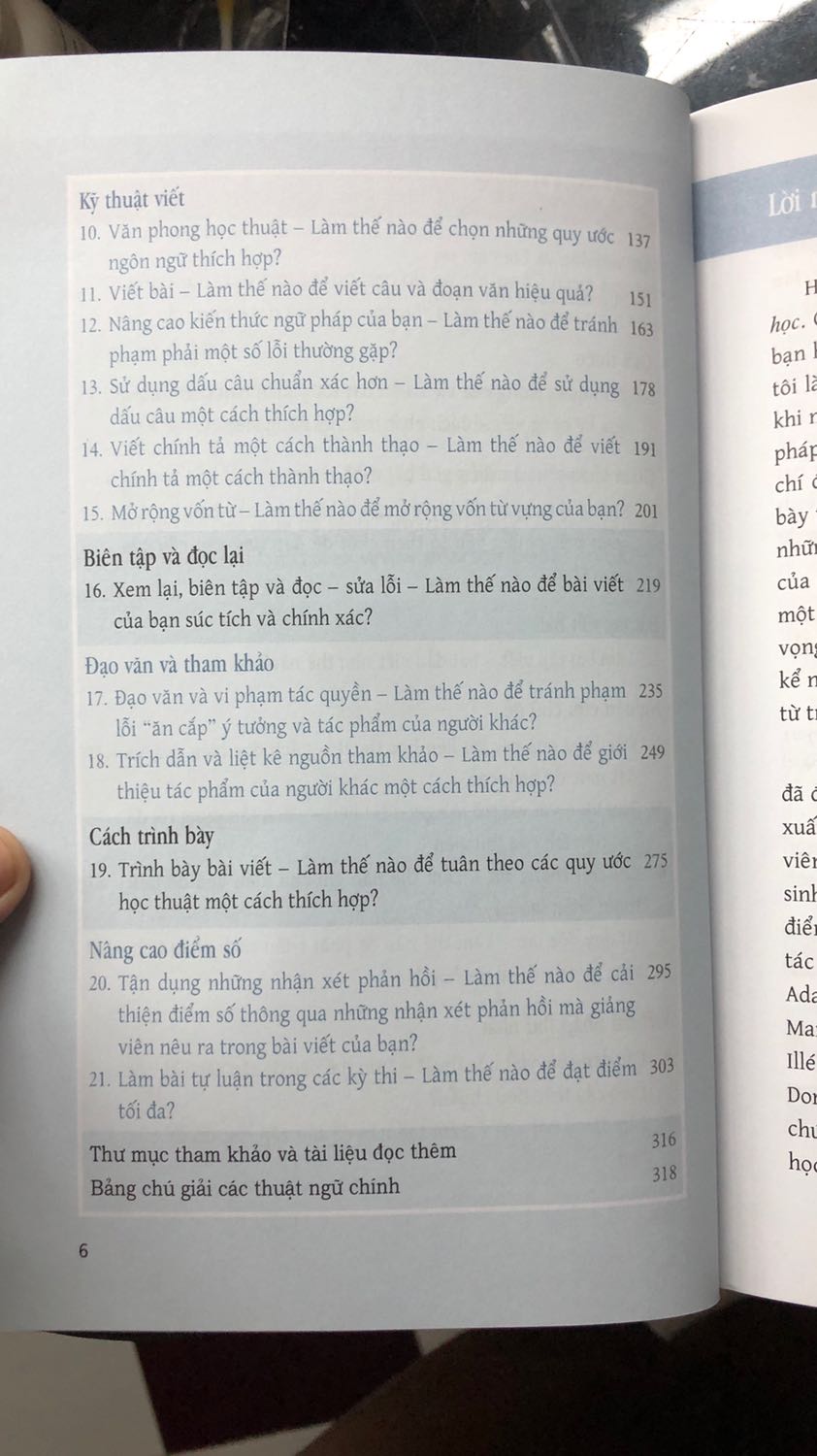 Nhiều thông tin bổ ích về các phương pháp viết luận, có thể áp dụng để viết nghị luận trong chương trình phổ thông. 
Các bạn sinh viên rất nên tham khảo quyển sách này để định hướng cho mình cách viết bài theo hướng học thuật.
