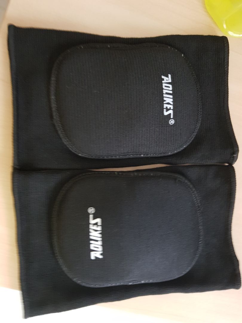 Đai đeo dễ dàng, êm và chắc chắn. Size L vừa với người 45kg như mình. To con hơn sẽ chật đấy.