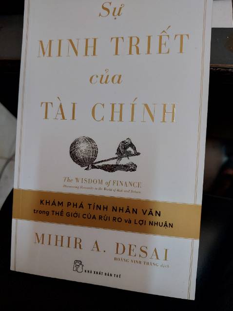 Một các nhìn nhân văn về tài chính từ một GS giảng dạy về tài chính. Đồng tiền có thể xấu nhưng ai cũng cần nó.