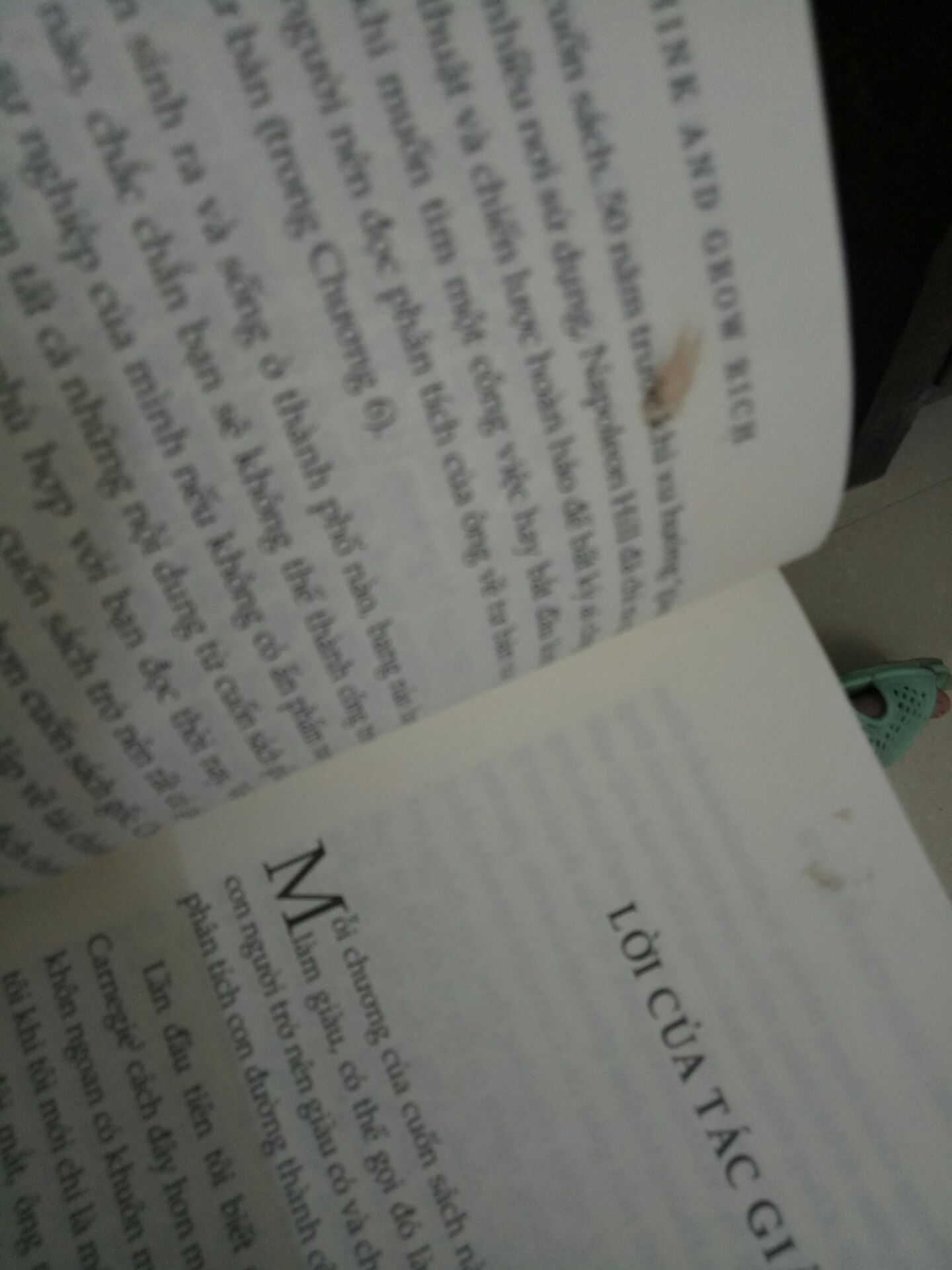 đã mua hàng nhiều lần trên tiki, mọi lần đều ok sách mới. nhưng đến lần này mình bị thất vọng tình trạng Sách bị bẩn bị cũ, khi đọc từng trang còn có vết bẩn nữa :(((