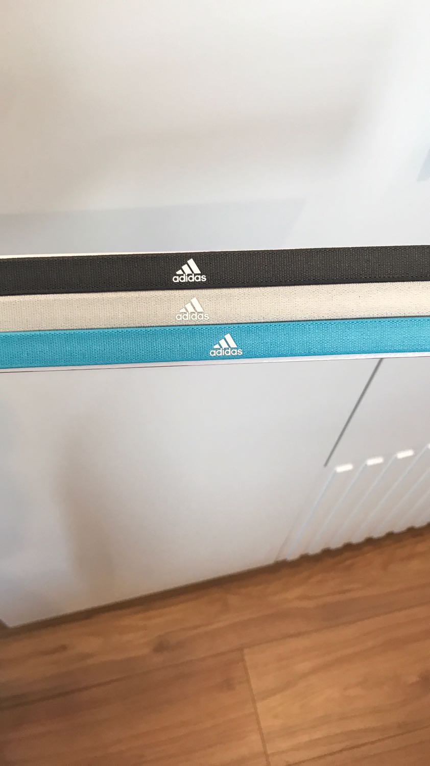 Đẹp nhưng hơi chật vòng trán