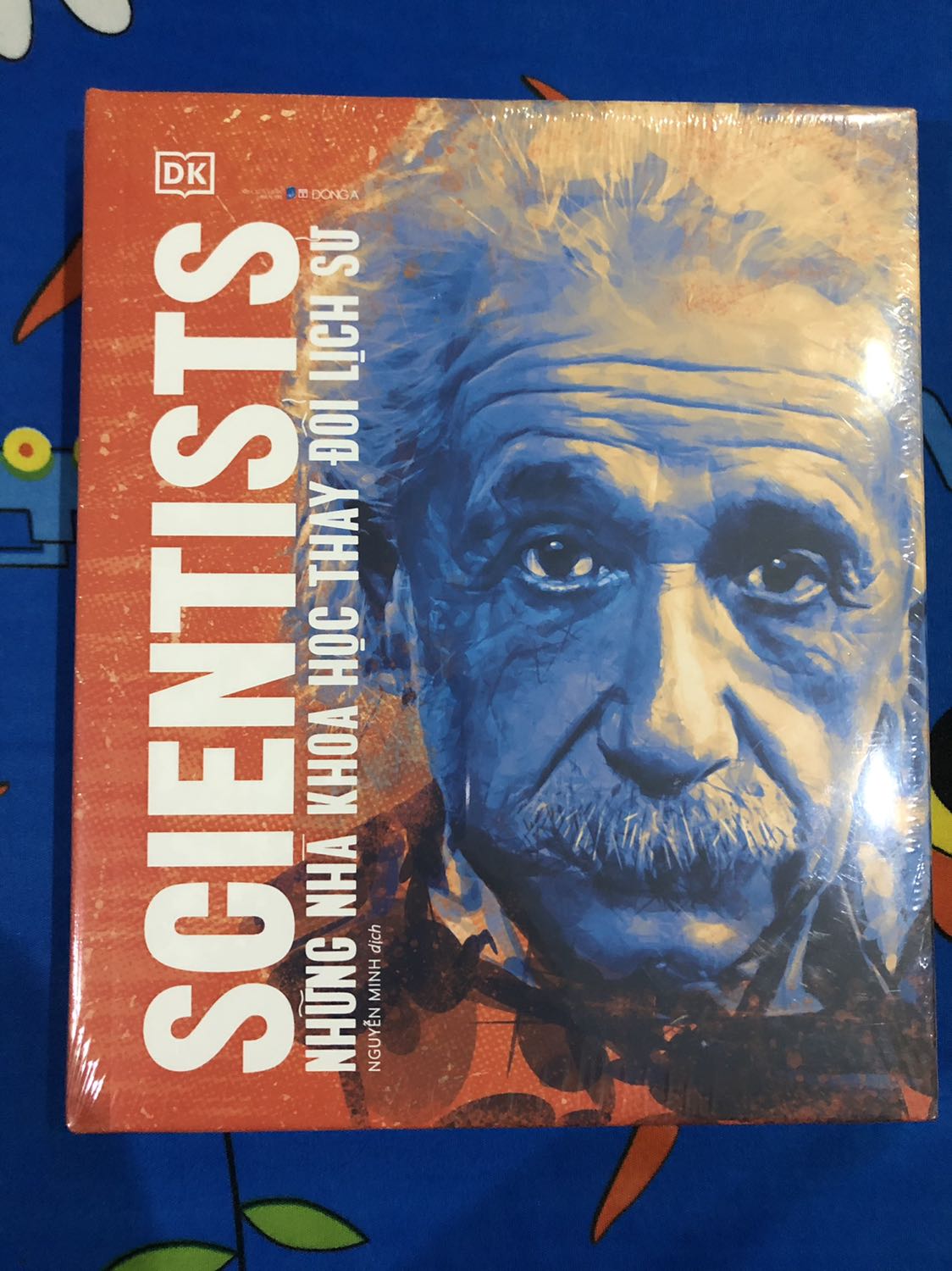 Quá tuyệt vời, sách k chỉ dành cho thiếu nhi mà thật sự thú vị cho cả người thích tìm hiểu về sự nghiệp của các nhà khoa học vĩ đại. Bên cạnh phần lời ngắn gọn là phần hình ảnh đẹp
