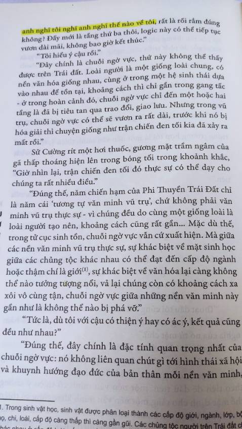 Giao hàng nhanh, còn nguyên bóng kính
Siêu hay luôn á, có nhiều chỗ thuật ngữ khoa học cũng khó hiểu nhưng bản chất câu chuyện và những plot twist sẽ có thể khiến mind-blowing luôn á.