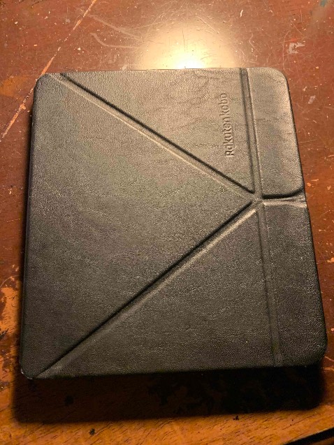 Chất lượng máy rất tốt, đáng tiền. So với Kindle thì hơn nhiều. Máy hơi kén ốp lưng, shop gửi cho ốp lưng chính hãng máy mới tự động đóng mở được. Shop có tâm, hỗ trợ kỹ, nhiệt tình. Chất lượng máy rất tốt, đáng tiền. So với Kindle thì hơn nhiều. Máy hơi kén ốp lưng, shop gửi cho ốp lưng chính hãng máy mới tự động đóng mở được. Shop có tâm, hỗ trợ kỹ, nhiệt tình.