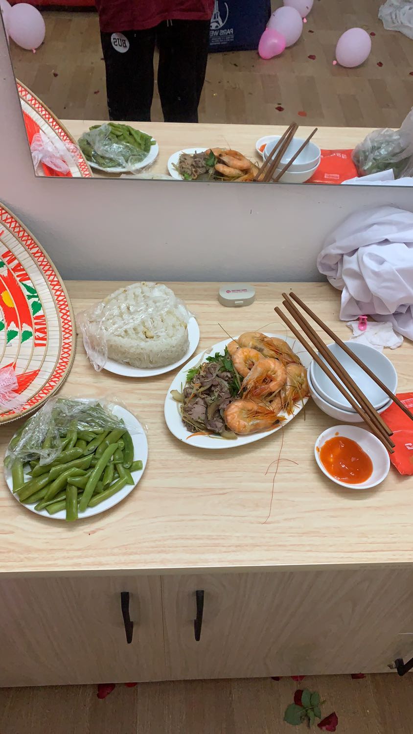 Giao sai sách ạ! Đặt 1 kiểu giao 1 kiểu là sao?