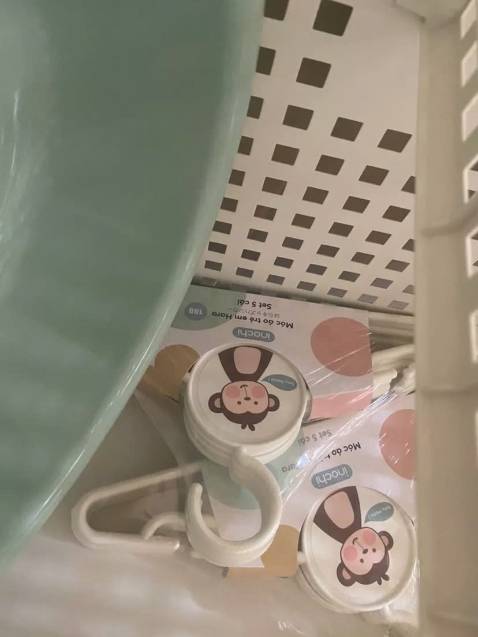 Chất lượng oke lắm , móc dễ thương , shop có nhiều mẫu móc phù hợp với các loại quần áo khác nhau ,mình lên rất nhiều loại móc khác nhau của shop cho cả nhà. Mẫu này móc dành cho đồ trẻ em