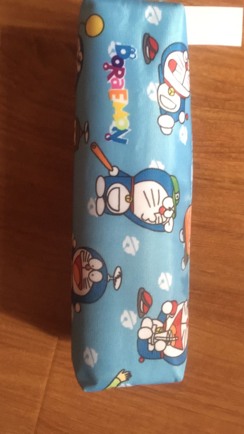 hộp bút không giống trong hình, vải mỏng
lúc nhận hàng mình rất háo hức nhưng lúc mở ra lại ko như mong đợi
 Tiki giao hàng nhanh hơn dự kiến :)