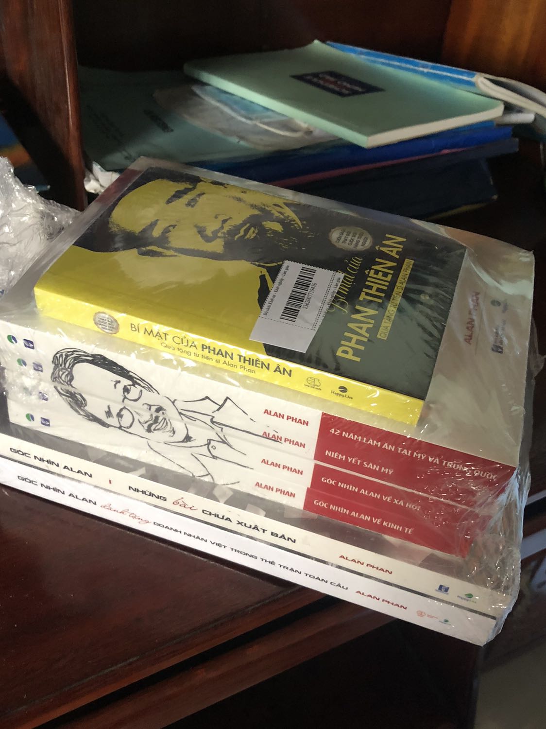 Sách đóng gói kỹ, đủ 7 cuốn, nhận hàng sớm hơn hai ngày. Chưa đọc nên chưa biết nội dung như thế nào. Hi vọng đáng với số tiền bỏ ra.