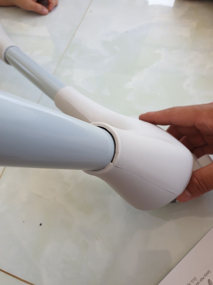 Mình vừa nhận được hàng, rất không hào lòng vì các chân ghế lắp rất ẩu, chân ghế thì trầy xước. Số đt tổng đài thì mình gọi báo k có số này. Tiki vui lòng liên hệ mình để đổi lại.