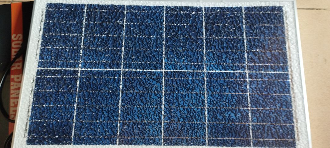 sản phẩm y như hình. shop phục vụ nhiệt tình, Khi giao hàng tấm pin bị vỡ shop đã gửi lại cho tấm pin mới. Cảm ơn shop rất nhiều, chạy thử xem vài tháng xem nếu tốt sẽ mua ủng hộ shop nhiều hơn